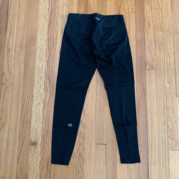 Calvin Klein Performance - Picture 2 of 7